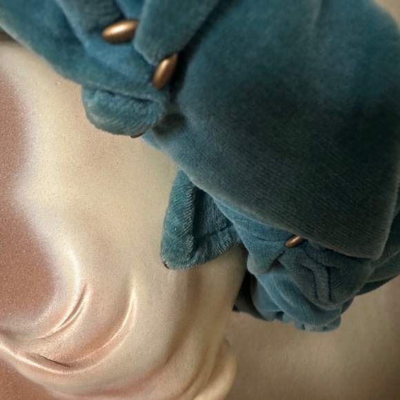 BEATIFUL 1950s\' TURQUOISE RUCHED VELOUR MUSHROOM HAT WITH COORDINATING FEATHERS main image 13